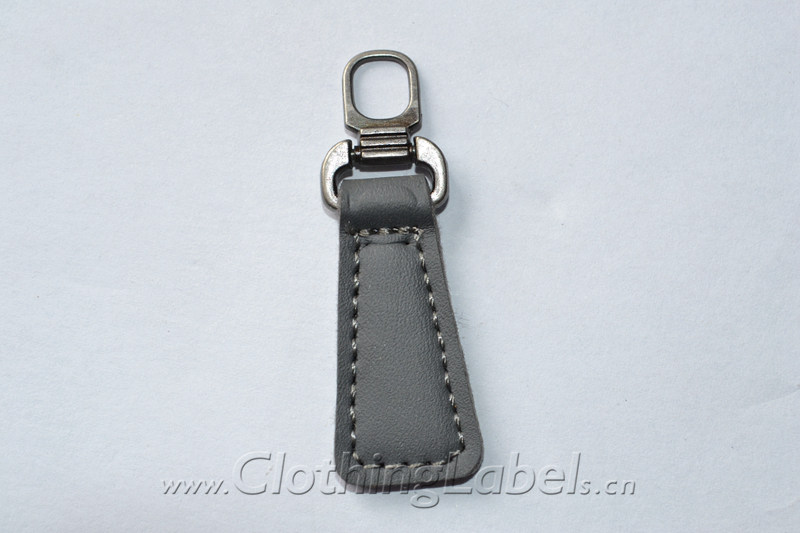 8 zipper puller 061