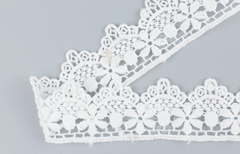 Gathered lace trims