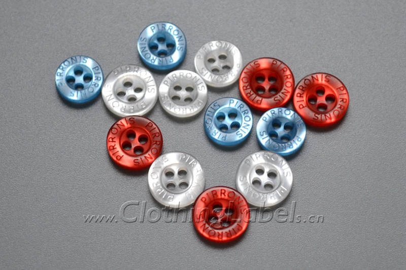 Flat pearl buttons