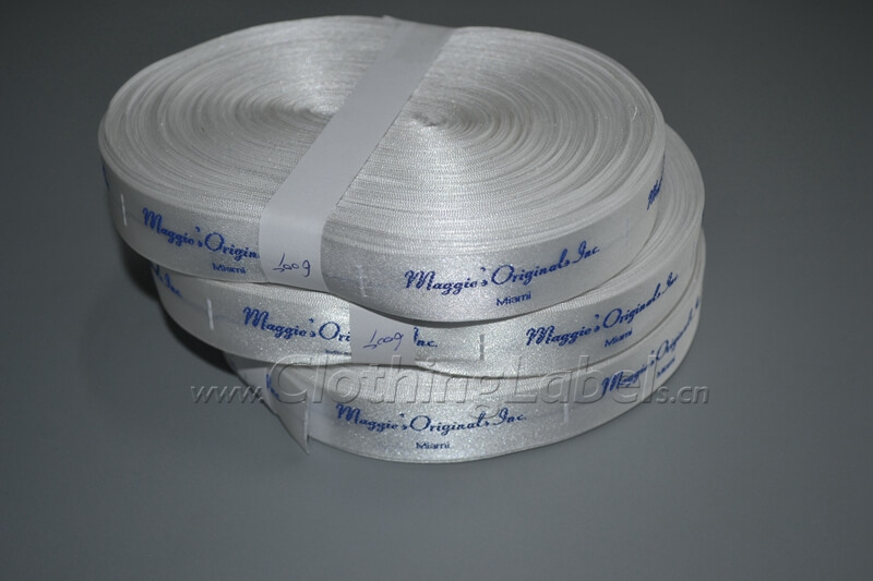fold labels in roll