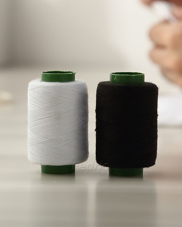 Different types of sewing threads