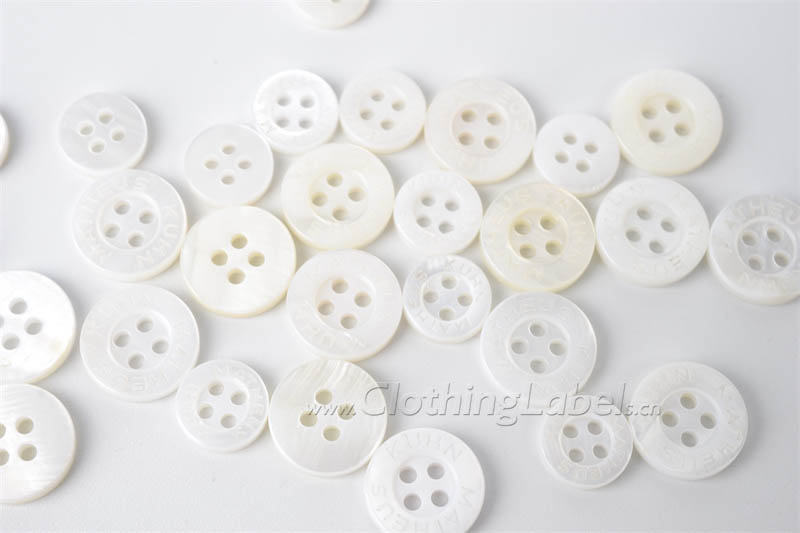 FLAT PEARL BUTTONS